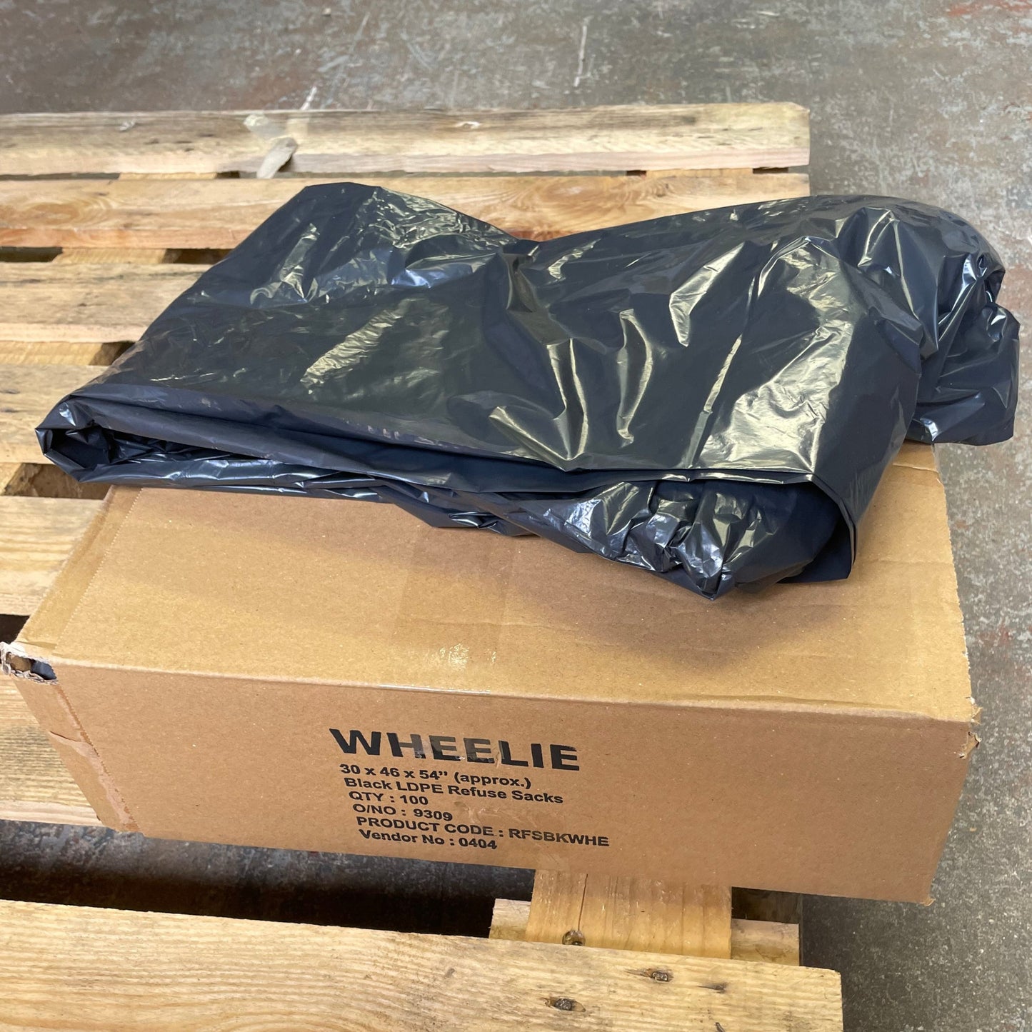 LRGBLK WHEELIE BIN LINERS BOX OF 100 BLACK 30 X 45 X 54" PBL3